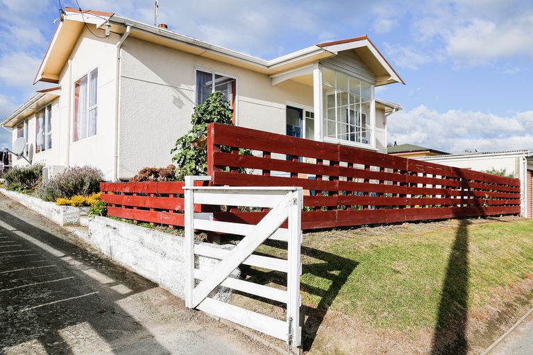 Photo of property in 69 Greta Street, South Hill, Oamaru, 9400