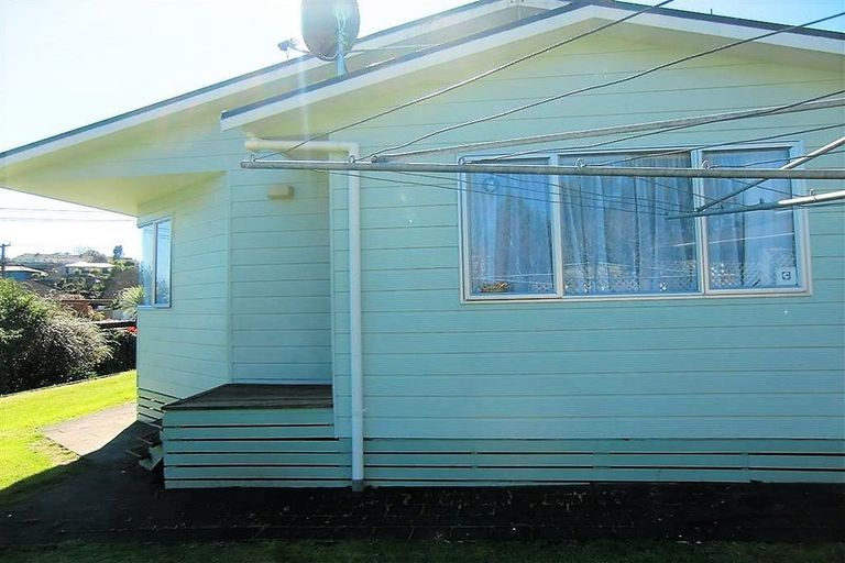 Photo of property in 4 Euclid Street, Vogeltown, New Plymouth, 4310