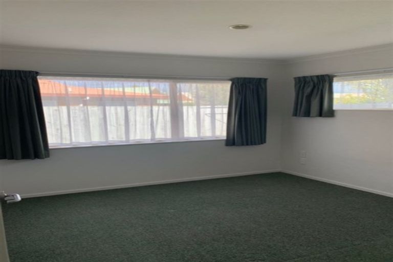 Photo of property in Holdsworth Villas, 64/2 William Donald Drive, Solway, Masterton, 5810