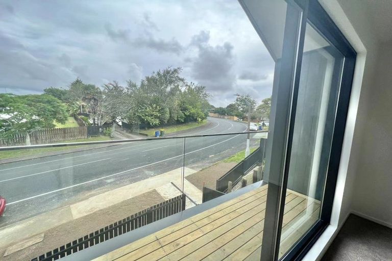 Photo of property in 1b Benchmark Drive, Massey, Auckland, 0614