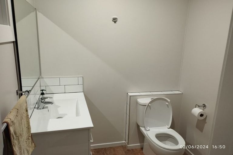 Photo of property in 19 Carluke Street, Paparangi, Wellington, 6037