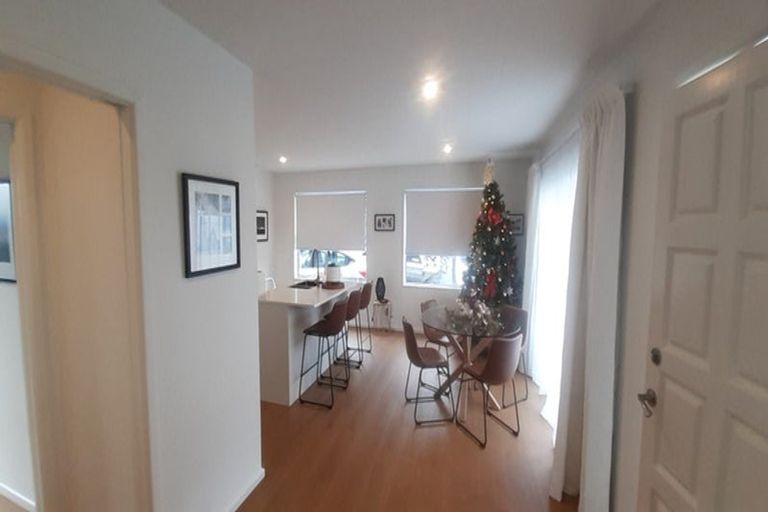 Photo of property in 2/37b Main Road, Redcliffs, Christchurch, 8081