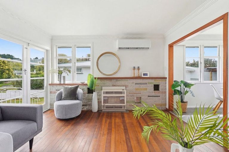 Photo of property in 10 Camellia Avenue, Aramoho, Whanganui, 4500