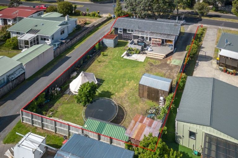 Photo of property in 114 Chartwell Avenue, Whangamata, 3620