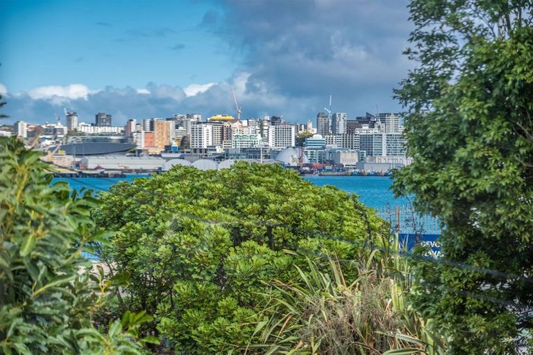 Photo of property in 1/2a Spring Street, Devonport, Auckland, 0624