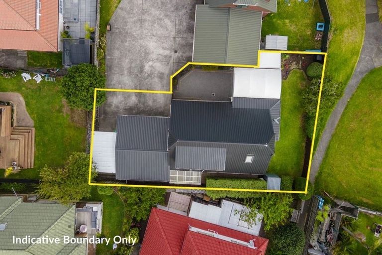 Photo of property in 2/17 Daria Place, Northpark, Auckland, 2013