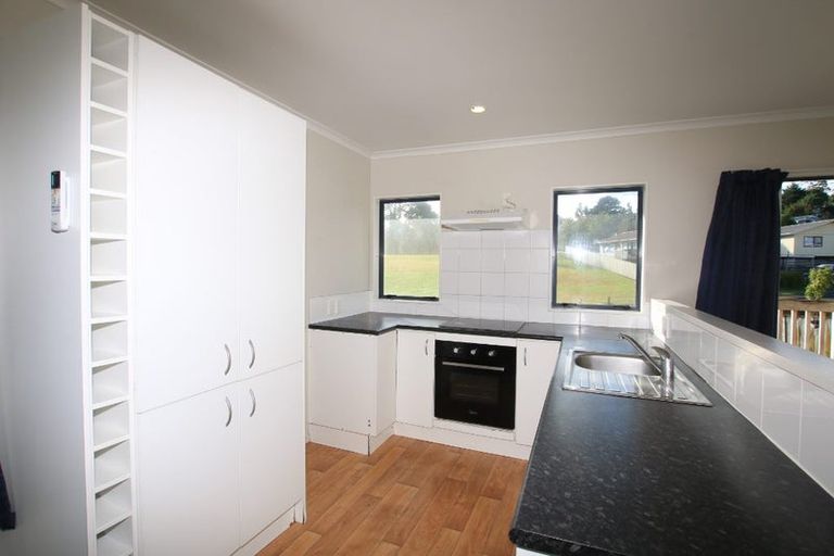 Photo of property in 17 Maywood Crescent, Glen Eden, Auckland, 0602