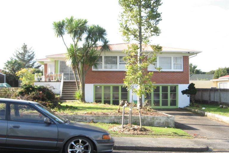 Photo of property in 100 Beaumonts Way, Manurewa, Auckland, 2102