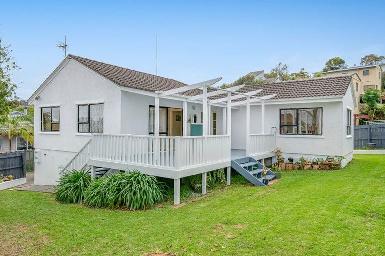 Photo of property in 1/22 Leiden Place, Totara Vale, Auckland, 0629