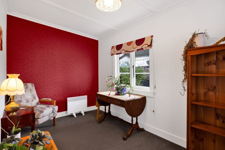 Photo of property in 15b Atiawa Street, Glen Avon, New Plymouth, 4312