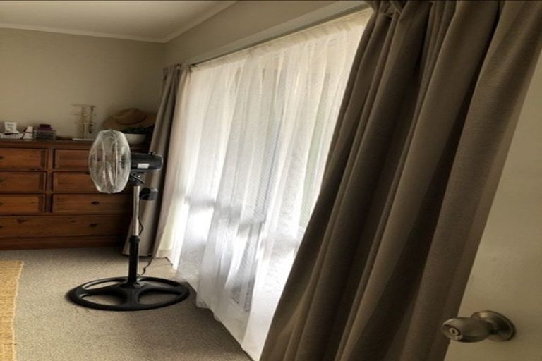 Photo of property in 61 Luton Avenue, Sunnyhills, Auckland, 2010