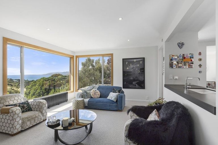 Photo of property in 18 Kapekape Place, Pukerua Bay, 5026