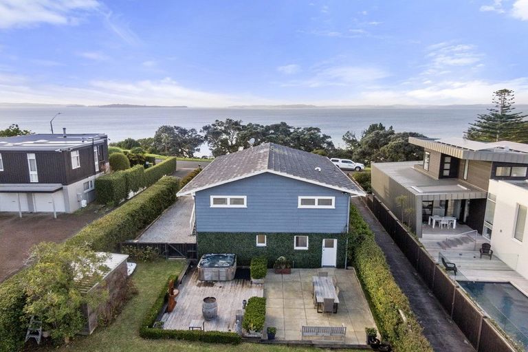 Photo of property in 84 Marine Parade, Mellons Bay, Auckland, 2014