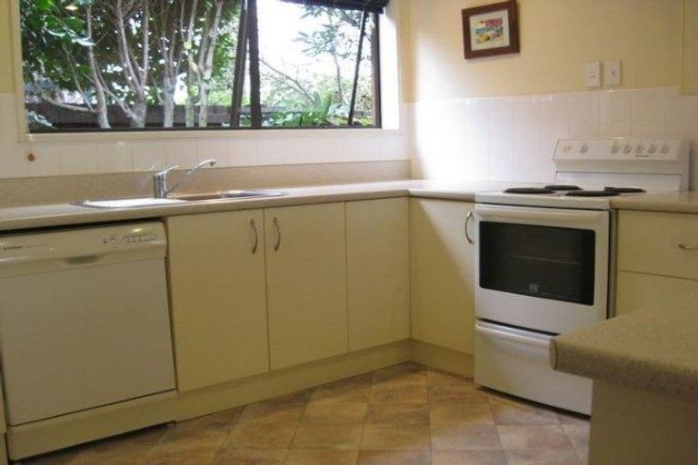 Photo of property in 15 Camberwell Place, Avonhead, Christchurch, 8042