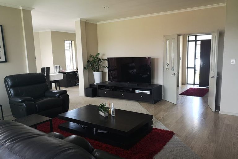 Photo of property in 41 Speyside Crescent, Flat Bush, Auckland, 2016