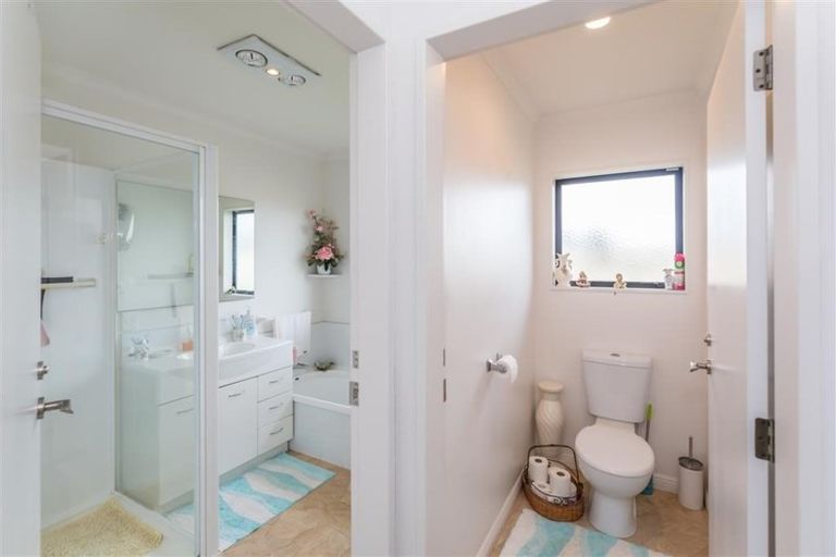 Photo of property in 12 Belle Maison Court, Levin, 5510