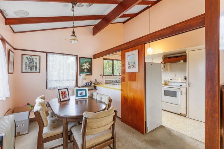 Photo of property in 2 Lingham Crescent, Torbay, Auckland, 0630