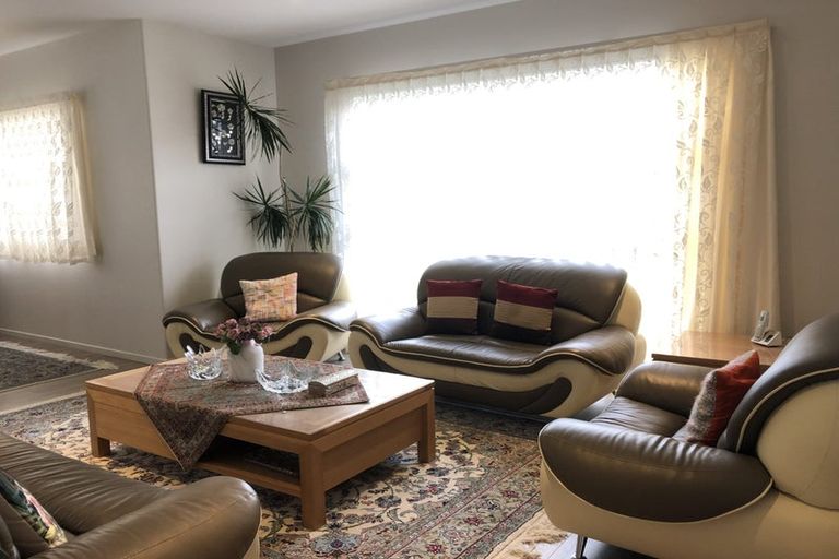 Photo of property in 1 Castlederg Drive, Flat Bush, Auckland, 2019