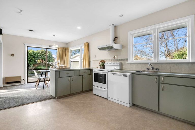 Photo of property in 17 Masham Road, Broomfield, Christchurch, 8042