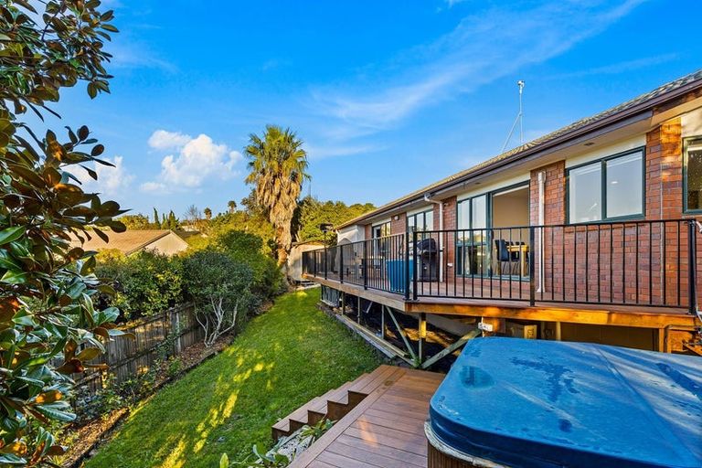 Photo of property in 12 Phoebe Meikle Place, Torbay, Auckland, 0630