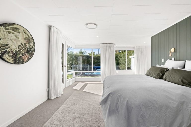 Photo of property in 21 Busby Hill, Havelock North, 4130