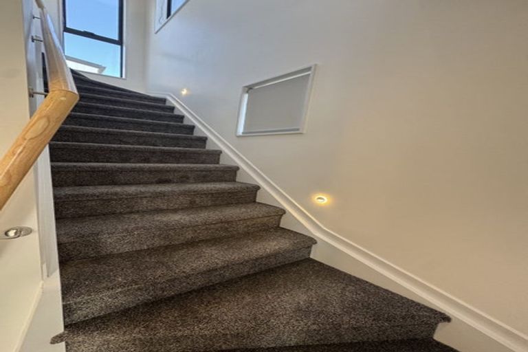 Photo of property in 14a Elcoat Avenue, Te Atatu South, Auckland, 0610