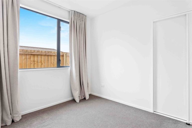 Photo of property in 22 Mcquillan Avenue, Woodend, 7610