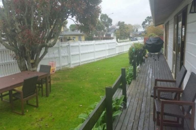 Photo of property in 143 Govett Avenue, Frankleigh Park, New Plymouth, 4310