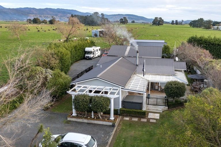 Photo of property in 1070 Queen Street East, Levin, 5510