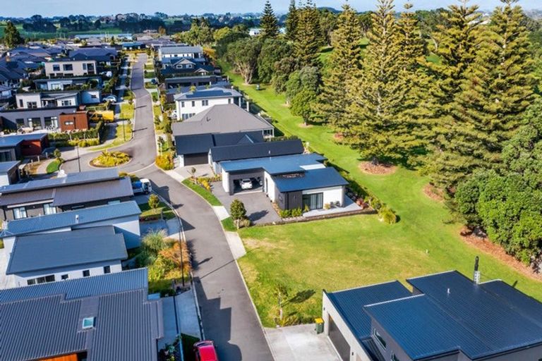Photo of property in 5 Kakariki Lane, Waiwhakaiho, New Plymouth, 4312