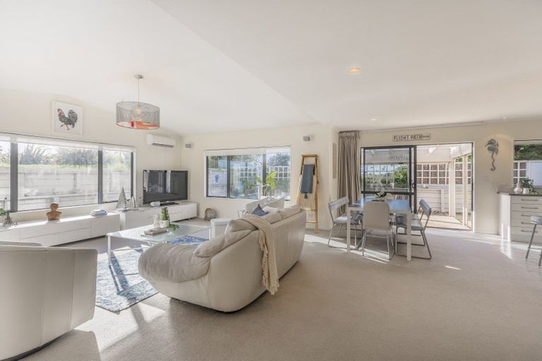 Photo of property in 20 Tui Road, Raumati Beach, Paraparaumu, 5032