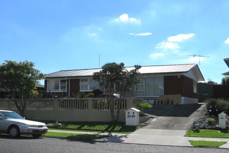 Photo of property in 5 Wells Road, Bucklands Beach, Auckland, 2012