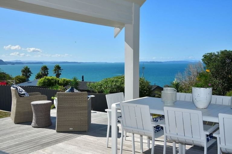 Photo of property in 110 Vipond Road, Stanmore Bay, Whangaparaoa, 0932