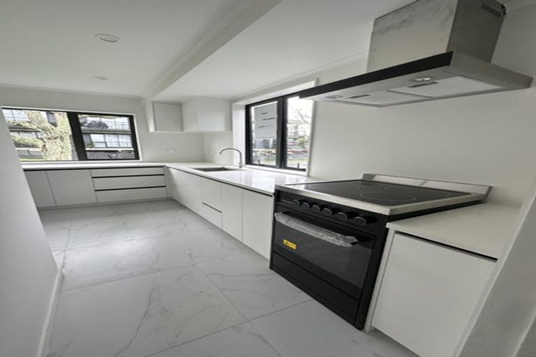 Photo of property in 11a Mawney Road, Henderson, Auckland, 0610