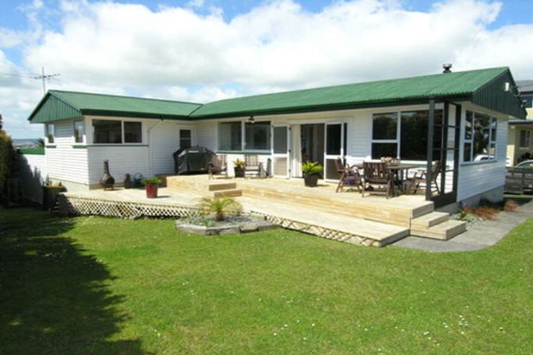 Photo of property in 1/90 Bradbury Road, Botany Downs, Auckland, 2010
