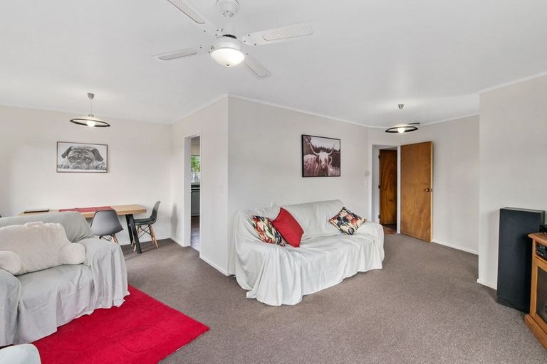 Photo of property in 13 Atarau Grove, Paraparaumu, 5032