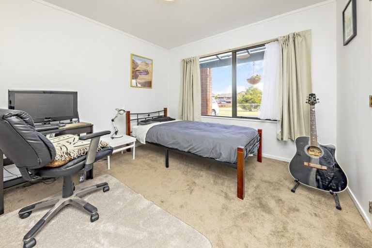 Photo of property in 34 Horlicks Place, Randwick Park, Auckland, 2105