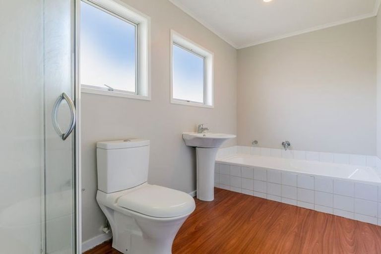 Photo of property in 9 Blacks Road, Greenhithe, Auckland, 0632