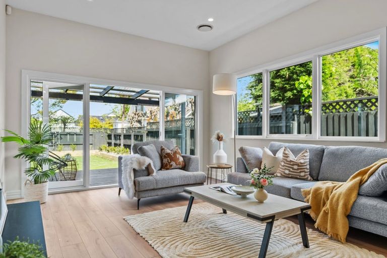 Photo of property in 10 Weston Road, St Albans, Christchurch, 8052