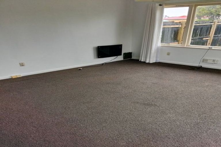 Photo of property in 1/450 Great South Road, Opaheke, Papakura, 2113