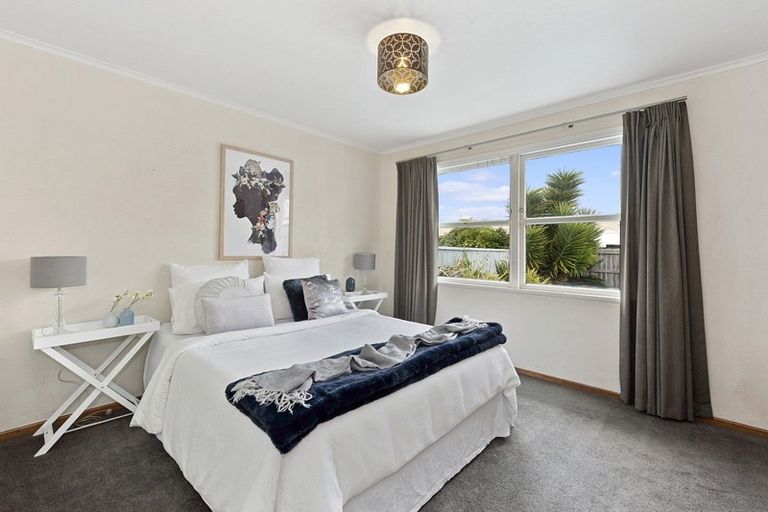 Photo of property in 1 Warwick Avenue, St Andrews, Hamilton, 3200