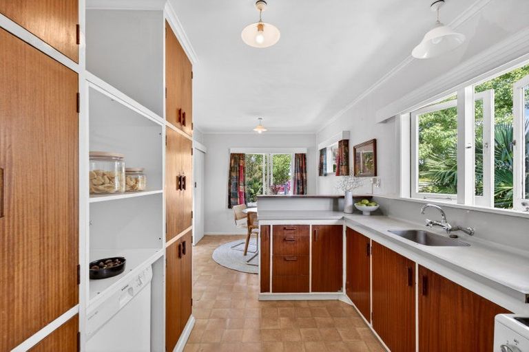 Photo of property in 68 Puketapu Road, Taradale, Napier, 4112