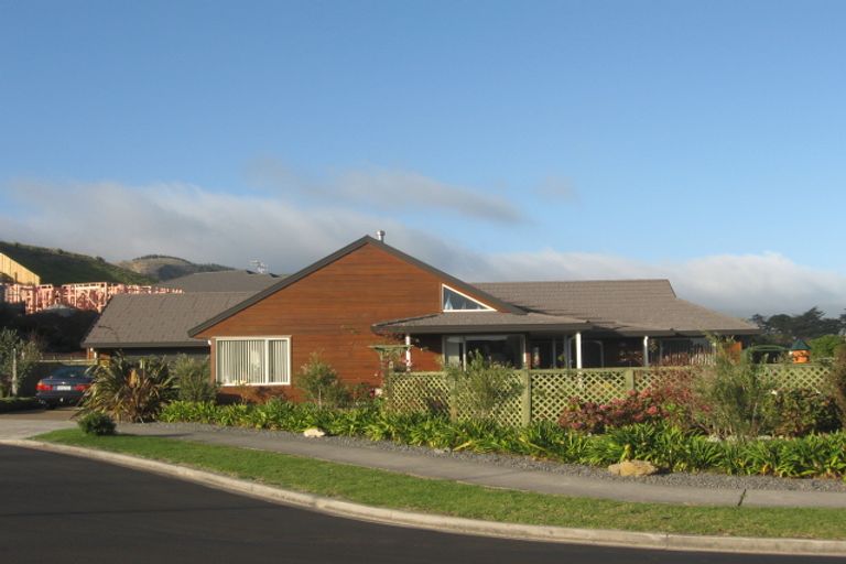 Photo of property in 28 Harry Shaw Way, Raumati South, Paraparaumu, 5032