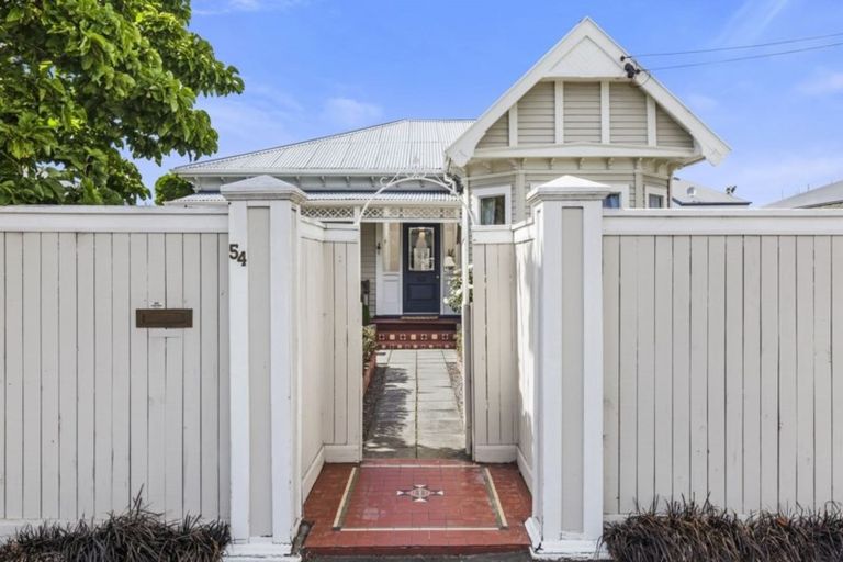 Photo of property in 54 Hawkesbury Avenue, St Albans, Christchurch, 8014