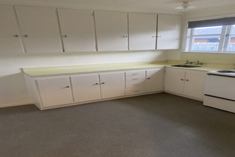 Photo of property in 4/93 Ruahine Street, Roslyn, Palmerston North, 4414