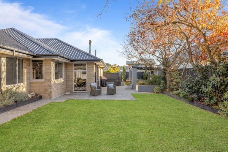Photo of property in 33 Broadhaven Avenue, Parklands, Christchurch, 8083