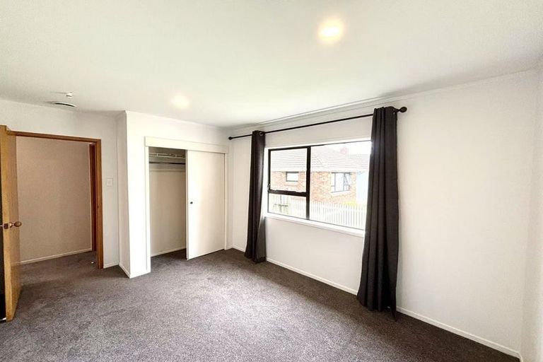 Photo of property in 47 Sturges Road, Henderson, Auckland, 0612