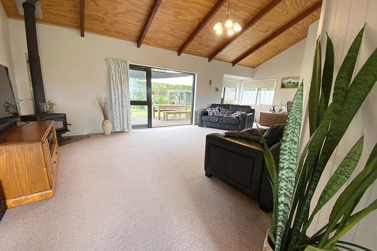 Photo of property in 152 Mayfair Avenue, Whangamata, 3620
