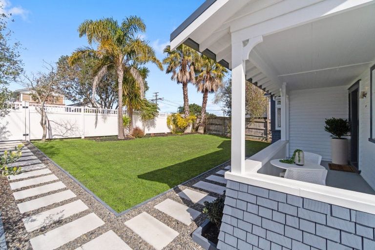 Photo of property in 38 Aramoana Avenue, Devonport, Auckland, 0624