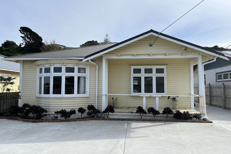 Photo of property in 55 Tauhinu Road, Miramar, Wellington, 6022